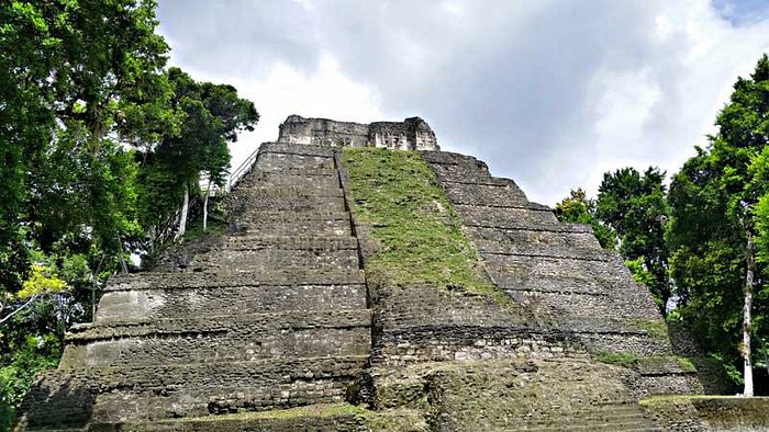 Petén Jungle Tour: Tikal, Yaxhá, Blue Crater, and Flores Island